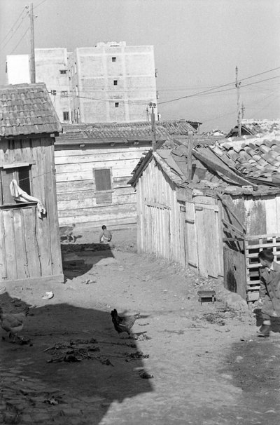 MONTECATINI KÖYÜ - CROTONE by Ando Gilardi
