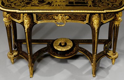 Eşleşen bir çift Louis XIV ayak masasından biri, c.1710 (ormolu monte ve Boulle pirinç işlemeli bağa) (ayrıca bkz. 469015 ve 469016) by Andre Charles (attr. to) Boulle