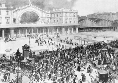 Gare de lEst tren istasyonu seferberlik döneminde, Paris, Fransa, 1914. by Andre Devambez