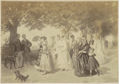 Bir parkta gezinen kadın ve erkeklerin resminin fotoğraflı reprodüksiyonu by Anonymous