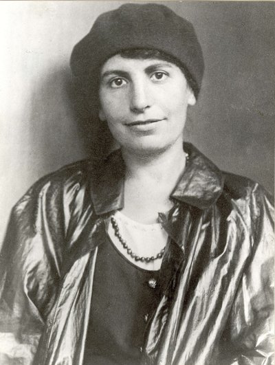 Anna Freud - Anonim. Fotoğraf by Anonymous Anonymous