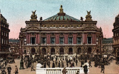 Paris: Charles Garnier (1825-1898) tarafından yapılan Opera cephesinin ve Place de l