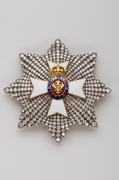 Birleşik Krallık - Victoria Kraliyet Nişanı: şövalye Grand Cross plaketi - XIX yüzyılın sonu - Altın, gümüş, elmas, zümrüt, yakut ve emals - D 7,9 cm; ağırlık: 56 g - Özel koleksiyon by Anonymous Anonymous