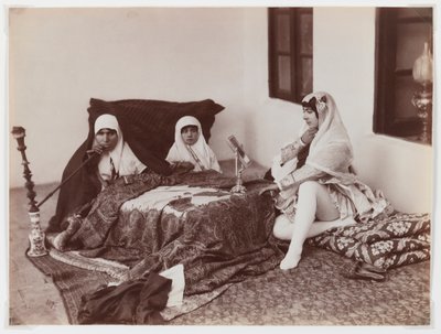 Haremde yatan bayanlar (gümüş albümen fotoğraf) by Antoin Sevruguin