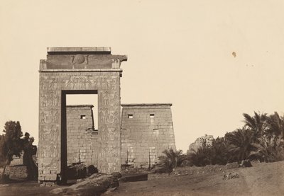 Karnak: Khonsu Kapısı by Antonio Beato