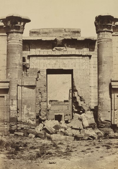 Medinet Habu: Roma Sütunları by Antonio Beato