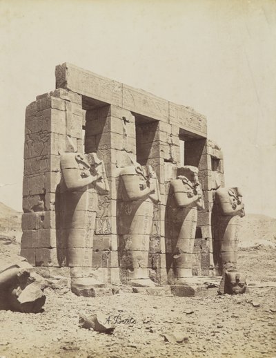 Ramesseum, Thebes, İkinci Avlu