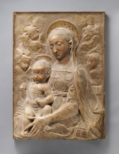 Madonna and Child with Angels, c.1455-60 (yaldız detaylı mermer) by Antonio Rossellino