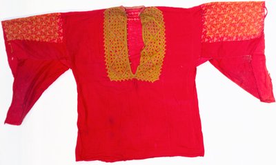 İşlemeli kırmızı muslin (muslin) elbise by Arabic School