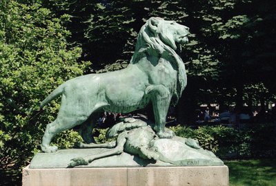 Nubian aslanı ve avı, 1870 (bronz) (ayrıca bkz. 252666 ve 252667) by Auguste Cain