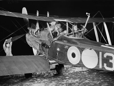 Teğmen (Lt) Stanley George Brearley, pilot ve Lt Robert Harold Taylor, gözlemci No. 69 Squadron (Avustralya), Royal Flying Corps (RFC), ha