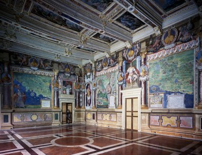 Kraliyet veya Hercules Hall freskleri, Hercules Hally Baldassare Croce, mitolojik sahneler ve Viterbo şehrinin tarihi olayları, ahşap kesonlu tavan, Belediye Binası, eski Palazzo dei Priori, Viterbo, Lazio, İtalya by Baldassare Croce