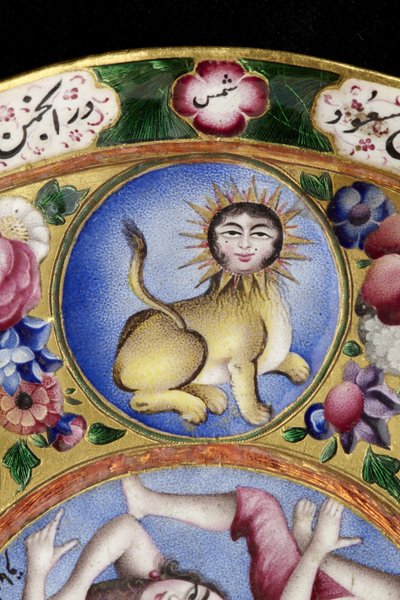 Kapaklı kase, tabak ve kaşık, astrolojik süslemeli, 19. yüzyılın başlarında by Baqir