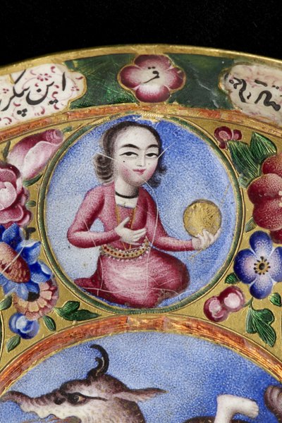 Kapaklı kase, tabak ve kaşık, astrolojik süslemeli, 19. yüzyılın başlarında by Baqir