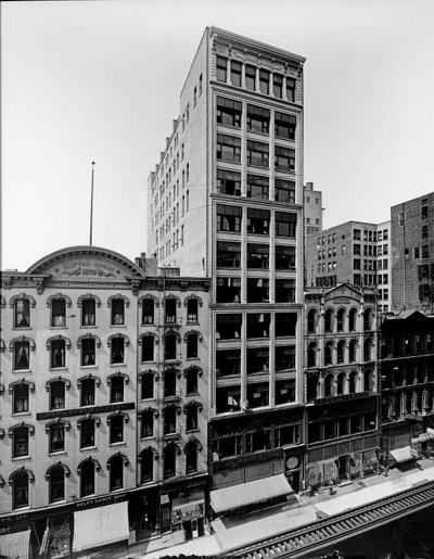 Clifton House, Thomas Kilisesi binası ve J. P. Atwater binası, Chicago, Illinois, ABD, c.1900 (s/b fotoğraf) by Barnes and Crosby