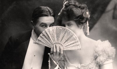 Billie Burke ve Farren Soutar, 20. yüzyılın başlarında The Belle of Mayfair'den bir sahnede. by Bassano Studio