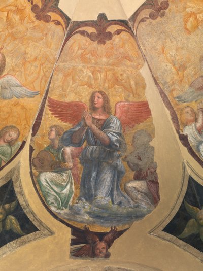 İki diz çökmüş müzisyen ve melekler arasında dua eden melek by Bernardino Luini