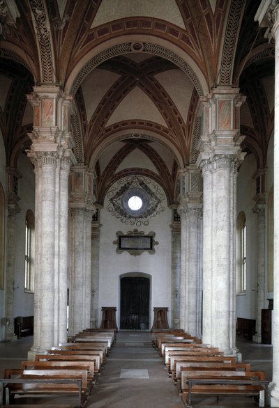 Pienza kilisesinin iç görünümü by Bernardo Rossellino