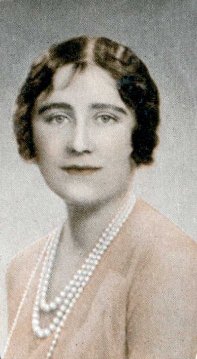SAİK York Düşesi 1900-2002, 1935. by Bertram Park