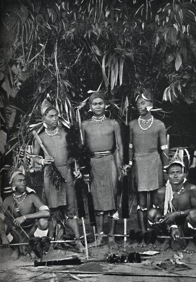 Tam elbiseli Angami Nagas, 1902 by Bourne and Shepherd
