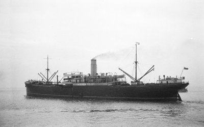 Opawa (1906) Avonmouth açıklarında devam ediyor by Brigadier L. R. E. Fayle
