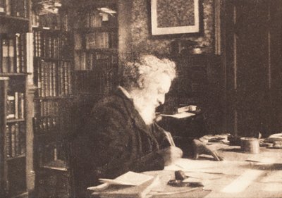 William Morris, Hammersmith'teki Kelmscott House'daki kütüphanesinde by British Photographer