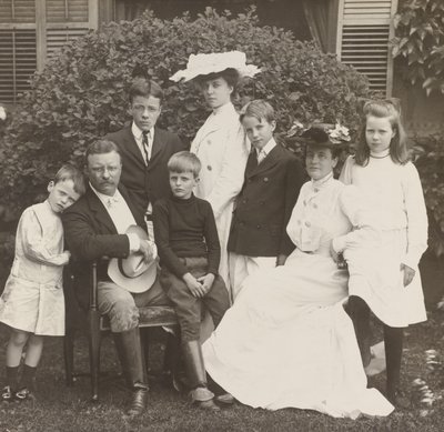 Başkan Theodore Roosevelt, eşi Edith ve ailesi by Brothers Pach