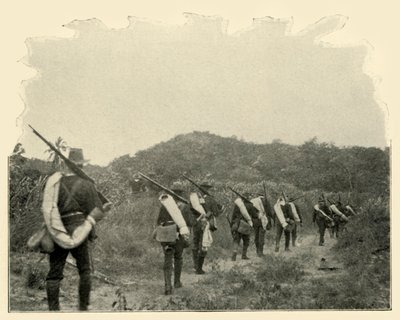 1. ve 10. Savaş Alanından Dağlar Üzerinden Rough Riders Çatışma Sahnesine Giden Yolda by Burr McIntosh