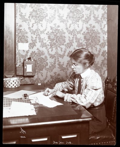 Bayan Helen Marot, 1904 (gümüş jelatin baskı) by Byron Company