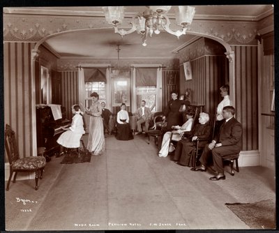 Janer's Pavilion Hotel'deki Müzik Odasında resital, Red Bank, New Jersey, 1903 (gümüş jelatin baskı) by Byron Company