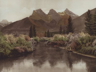 Üç Kız Kardeş (renkli fotoğraf) by Byron Hill Harmon