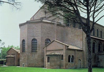 Bazilikanın arka cephesi, MS 536 by Byzantine School