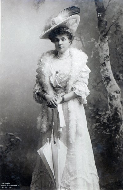 İspanya Kraliçesi, Battenberg Ena, 1910 dolayları (s/b fotoğraf) by J.B. and Brown J. Rowbotham