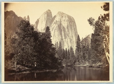 Katedral Kayaları, Yosemite by Carleton E. Watkins