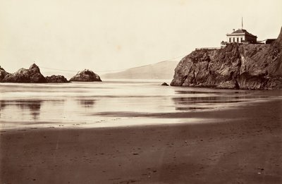 Cliff House ve Seal Rock, 1868-69, yaklaşık olarak basılmıştır. 1876. by Carleton Emmons Watkins
