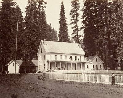 Mammoth Grove Otel, ca. 1872, basılmış yaklaşık. 1876. by Carleton Emmons Watkins