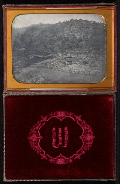 İsimsiz (nehir madenciliği sahnesi) by Carleton Watkins