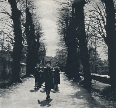 Kilise geçit töreni, 1941 by Cecil Beaton