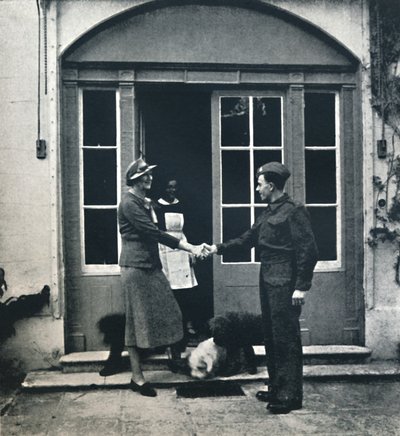 Güle güle uşak, İyi şanslar, asker, 1941 by Cecil Beaton
