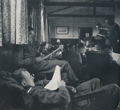 Ciddi eğlence, 1941 by Cecil Beaton