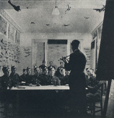 Eğitimin temeli: uçak tanımlama, 1941 by Cecil Beaton