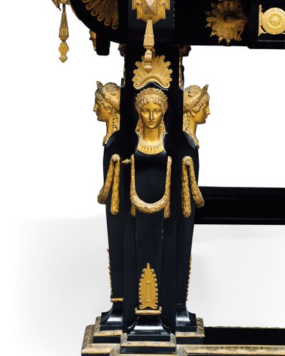 Jean Brandely tarafından tasarlanan Napoleon III tablosu, E. Varlot tarafından kakmacılık, Paris, c.1850-75 (ormolu, yaldızlı-bakır, abanoz ve çınar) by Charles Guillaume Diehl