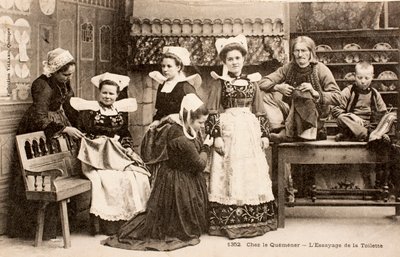 Eski kartpostal/Breton ailesi/Brittany/Fransa by Augustus Kollner