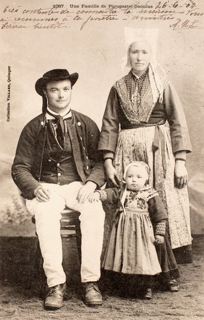 Eski kartpostal/Plougastel Daoulas ailesi/Brittany/Fransa by Augustus Kollner