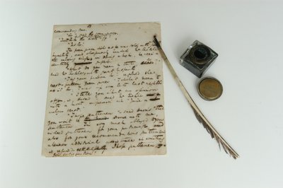 Pickwick Kağıtları el yazması, 1837 dolayları ve Dickens tüy kalemi ve mürekkebi, 2000