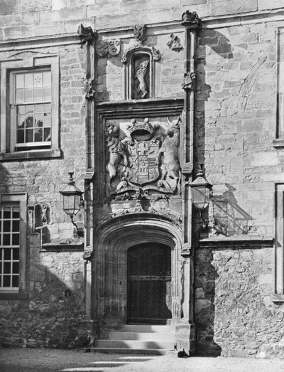 Dörtgendeki Kapı by Charles Latham