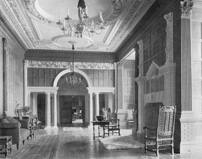 Salon, Doğu