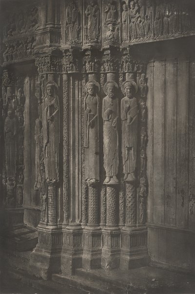 Levha XIII Chartres Katedrali, Portalın Merkezi Kapısının Sütunları Heykeller..., 1855. by Charles Nègre
