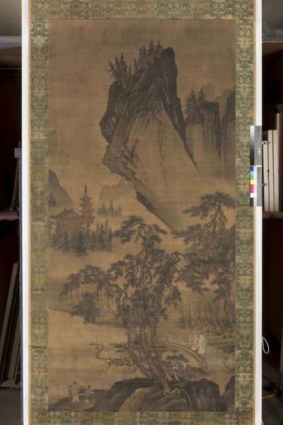 Scholars Converse on a Bridge (kağıda serilen brokarlı ipek üzerine monte edilmiş ipek üzerine mürekkep ve renk) by Chen Zhou