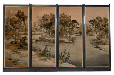 Grisaille tonlarında bir nehir manzarası ile dokunmuş kadife panelli dört katlı ekran by Chinese School